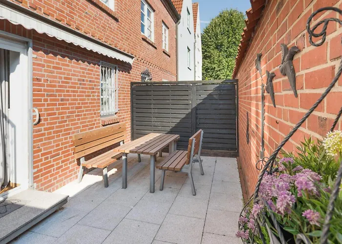 Luette Stuuv Im Schlossgang Husum (Schleswig-Holstein)